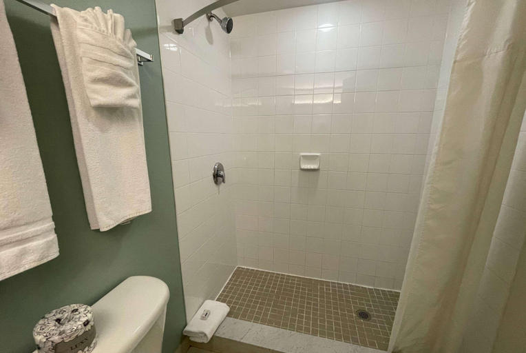 Bathroom 12