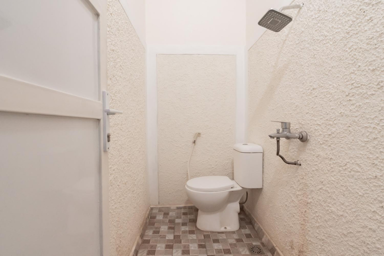 Bathroom 7