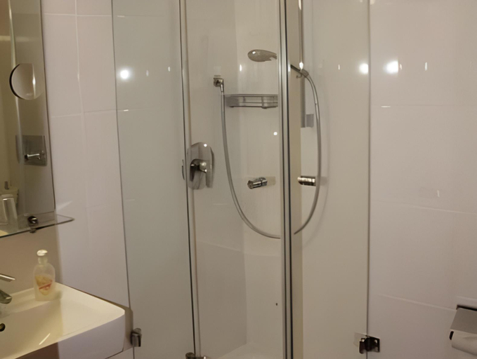 Bathroom 3, Hotel Touristik, Breisgau-Hochschwarzwald