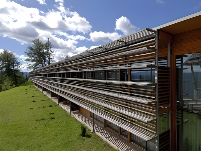 Exterior & Views