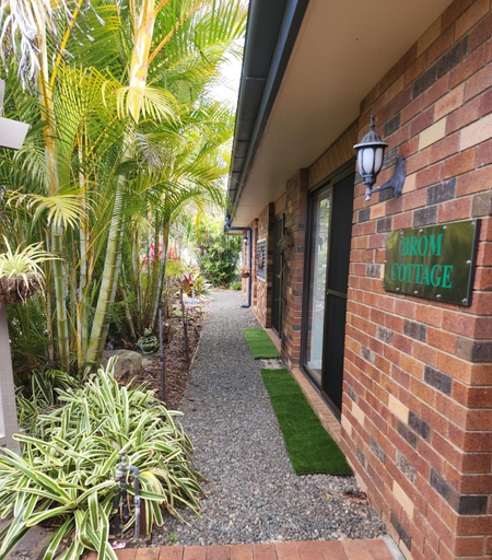 Others 3, Brom Cottage, Caloundra - Rail Corridor