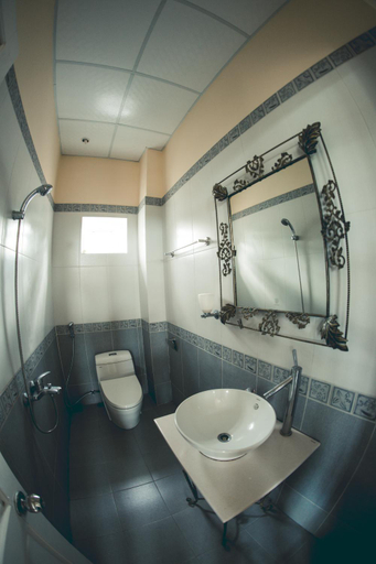 Bedroom 3, The Hillside Homestay -Triple Room with balcony, Huế