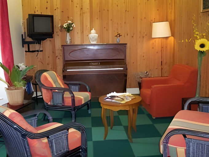 Public Area 3, Hotel Les Camélias, Orne