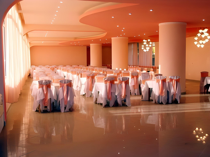 Others 4, Hotel Class, Oradea