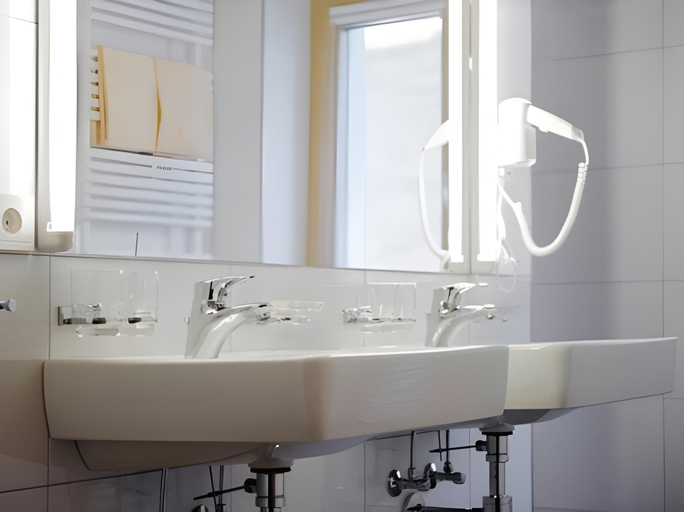 Bathroom 3, Hotel Kanisfluh, Bregenz