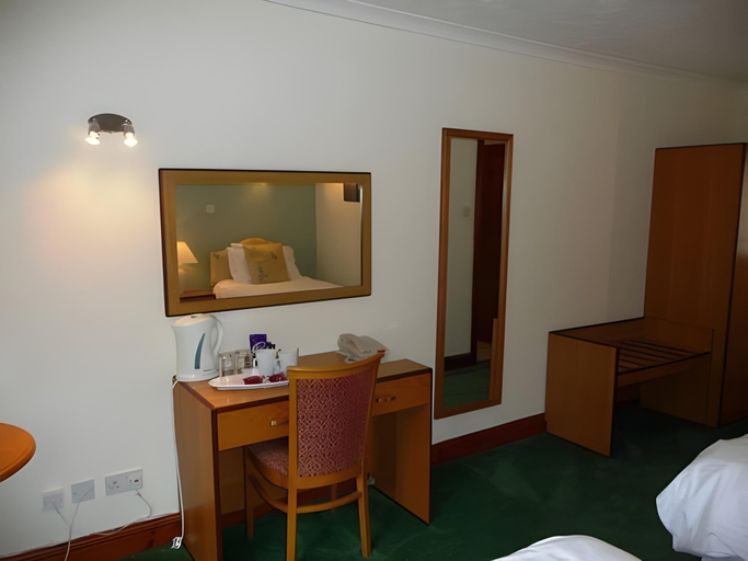 Bedroom, Lakeview Manor, Devon