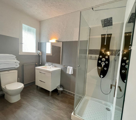 Bathroom 7