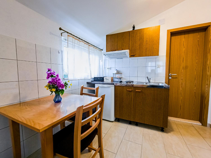 Others 5, Apartments Mani, Trogir