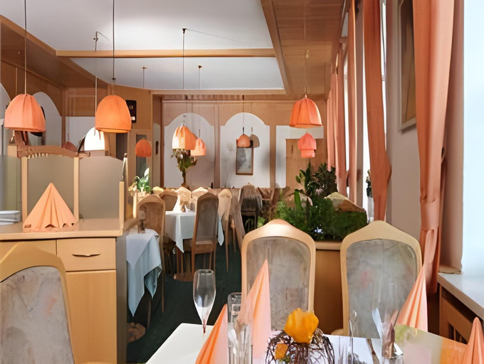 Food & Drinks 4, Am Paulusbogen, Passau