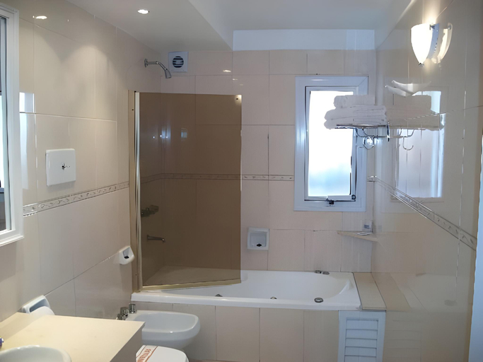 Bathroom 2, Gran Hotel Skorpios, General Pueyrredón