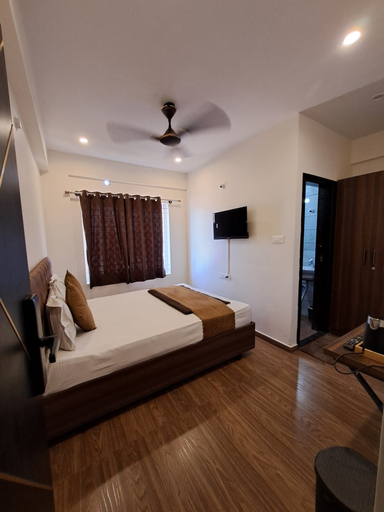 Bedroom 2, Meadows Inn, Mysore