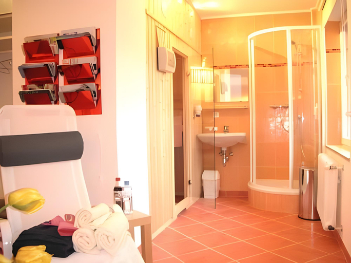 Bedroom 3, Hotel Oase, Gmunden