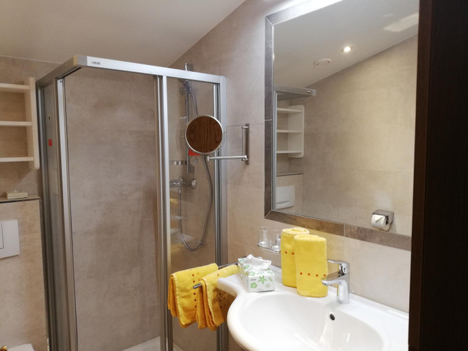 Bathroom 4, Hotel Garni Erler, Schwaz
