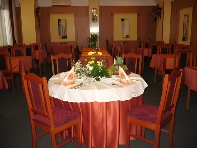 Food & Drinks 4, Hotel Panon, Skalica