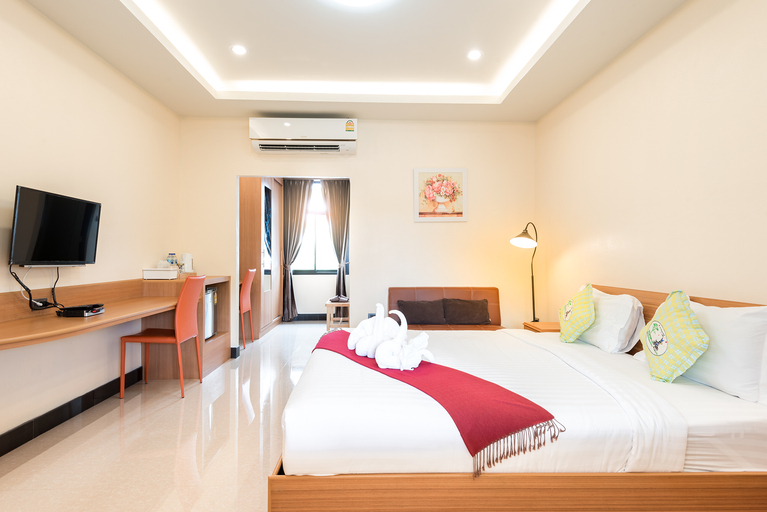 Bedroom 8