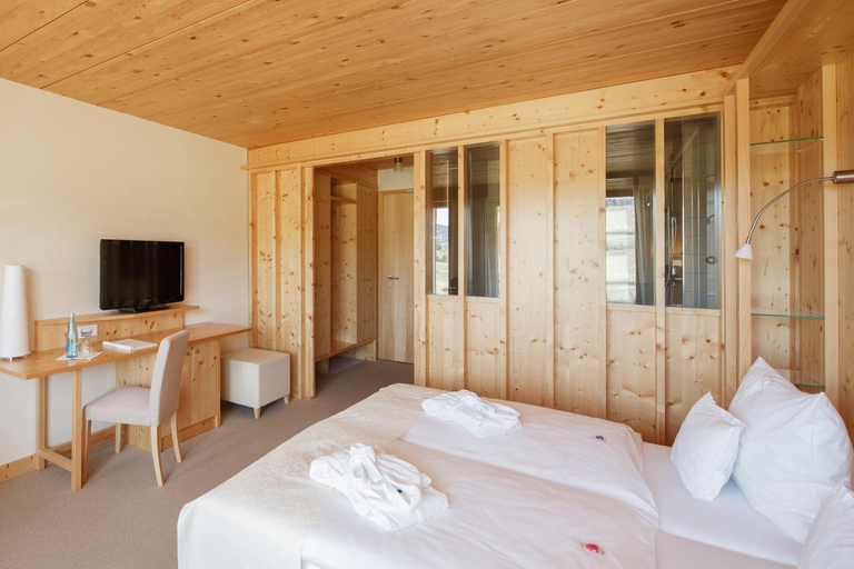 Bedroom 3, Natur & Wellnesshotel Breggers Schwanen - Bernau im Schwarzwald, Waldshut