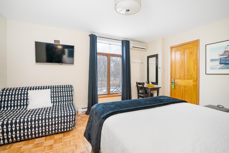 Bedroom 9