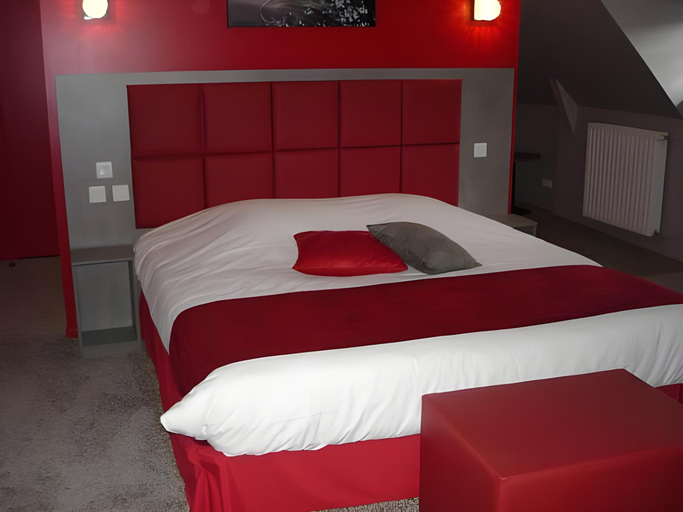Bedroom 2, Logis Hotel Spa Restaurant Au Site Normand, Calvados