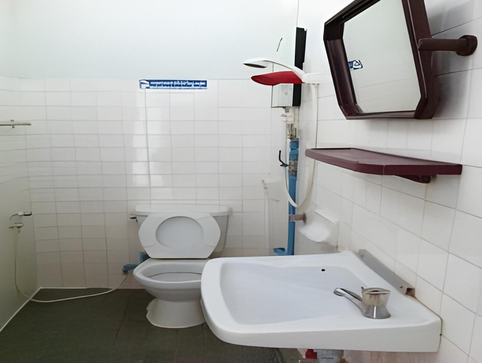 Bathroom, Thairungruang Backpackers Suratthani, Muang Surat Thani