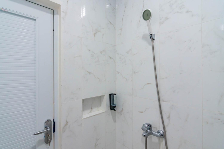 Bathroom 7