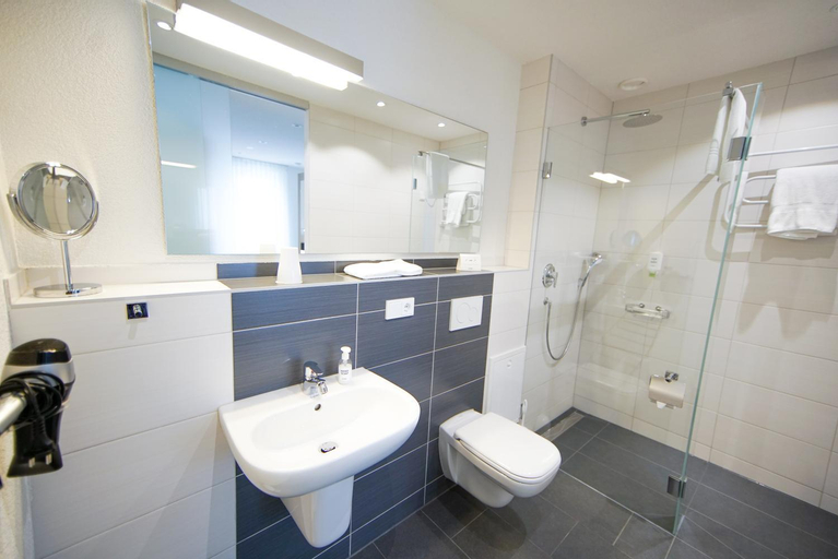Bathroom 17