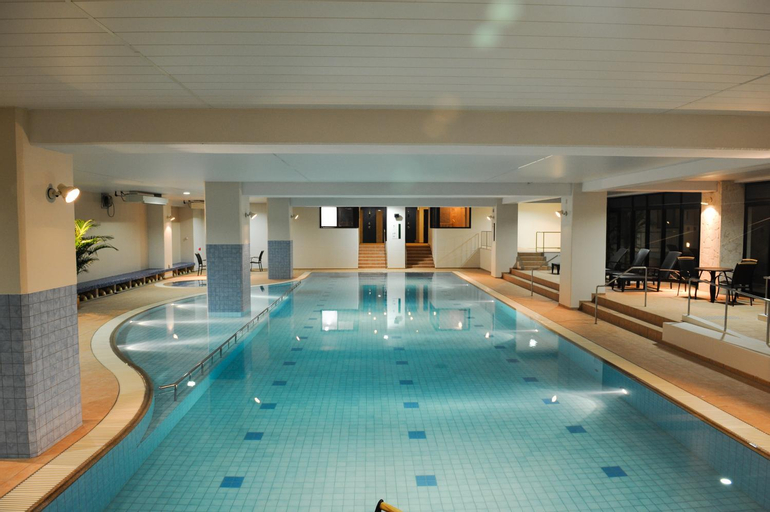 Swimming Pool 4