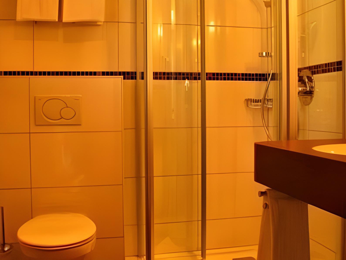 Bathroom 3, Sporthotel Walliser, Bregenz