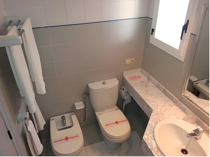 Bathroom 3, Hostal Residencia Molins Park, Baleares