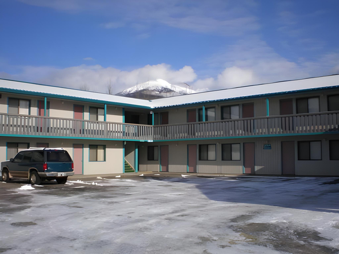 Others 4, Alpine Inn, Fraser-Fort George