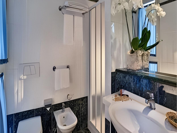 Bathroom 4, Hotel Eliseo Terme, Padua
