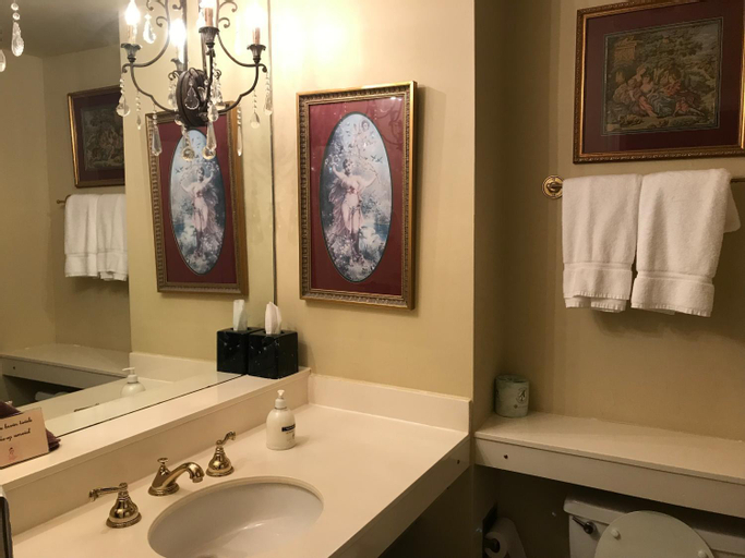 Bathroom 16