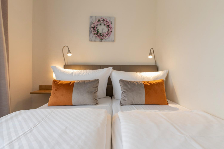 Bedroom 3, Hotel Bamberger Hof, garni, Wartburgkreis