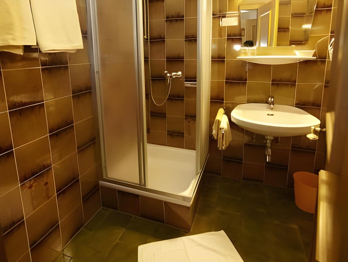 Bathroom 3, Aparthotel Hohe Brucke, Zell am See