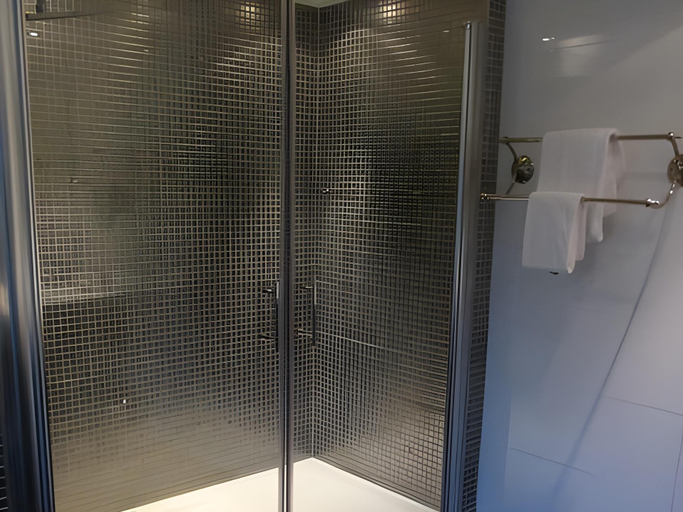 Bathroom 4, Hotel Ashley's Garden, Düsseldorf