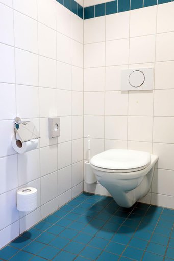 Bathroom 13