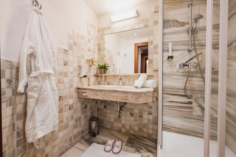 Bathroom, Scheffer's Hotel, Sankt Johann im Pongau