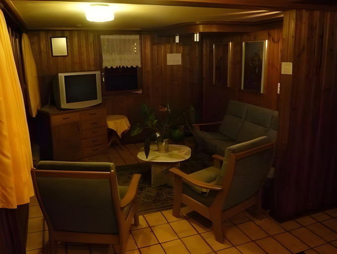 Others 5, Hotel Weisshorn, Visp