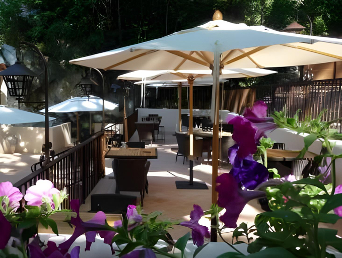 Food & Drinks 5, Les Pyrenees - le Grand Hotel & le Chateau, Pyrénées-Orientales