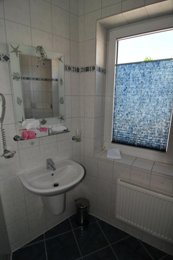 Bathroom 5, Hotel Stadt Reinfeld, Stormarn