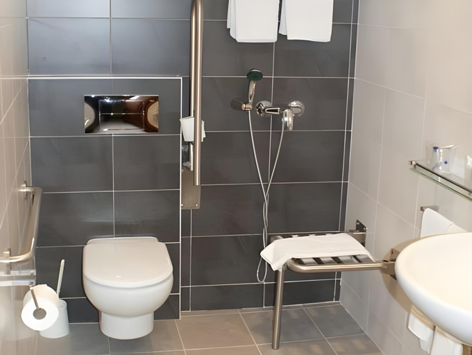 Bathroom 4, Hotel Delicias, Zaragoza