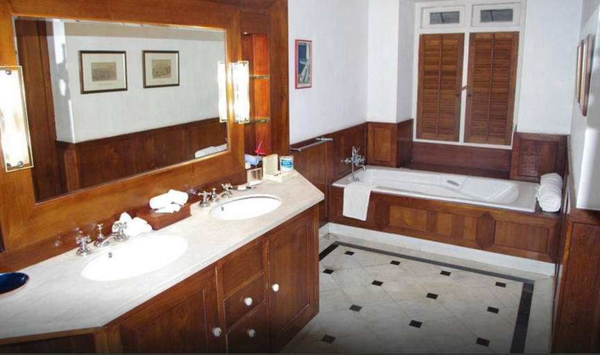 Bathroom 5, Le Colonial 1506 - Exclusive Luxury Hideaway, Ernakulam