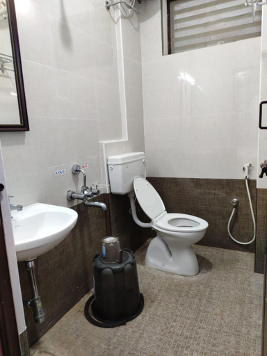 Bathroom 2, Hotel Sugam Karaikudi, Sivaganga