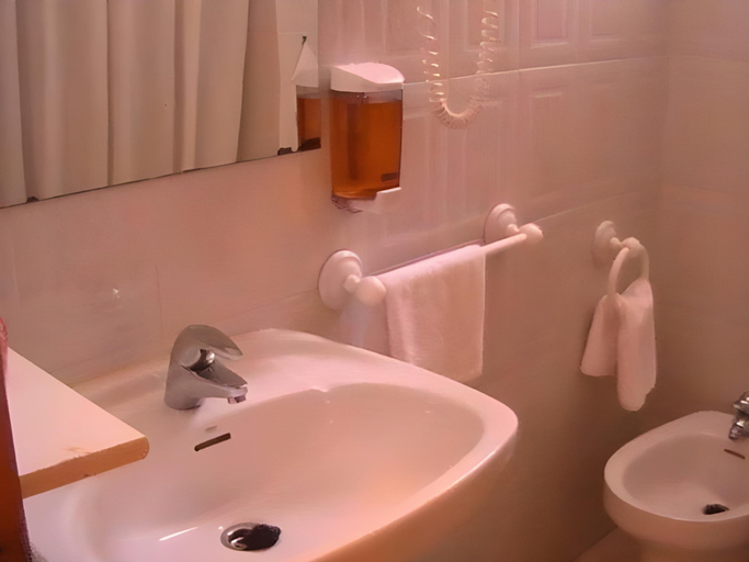 Bathroom 2, Hostal Ya, Alicante