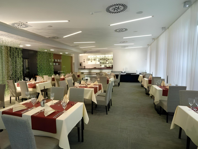 Food & Drinks 4, Hotel Euro, Pardubice