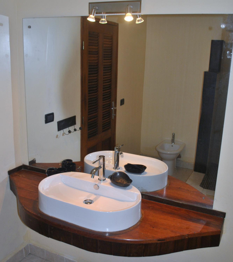 Bathroom 5, Hotel Arc En Ciel, Diana