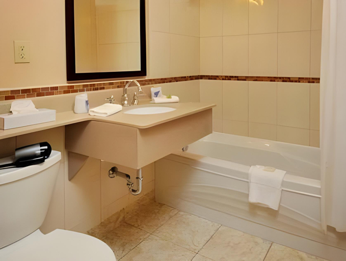 Bathroom 4, Maritime Inn Antigonish, Antigonish