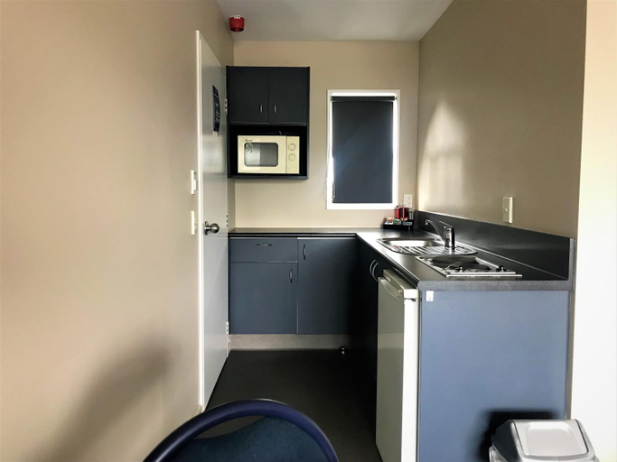 Others 5, Phoenix Motels, Timaru