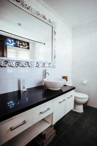 Bathroom 17