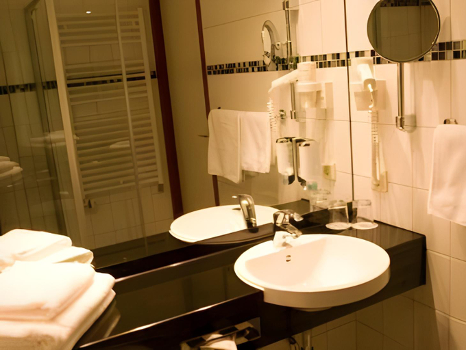 Bathroom 4, Komfort-Hotel Katerberg, Lüchow-Dannenberg