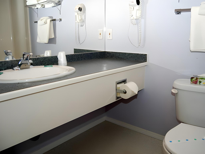 Bathroom 2, Rosedale Motel, Okanagan-Similkameen